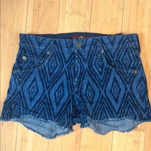 7 For All Mankind Aztec Pattern Denim Shorts Women’s size 24